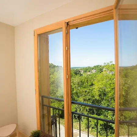 Illaberek Vendeghaz Penzion *