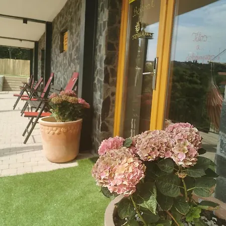 Illaberek Vendeghaz Πανσιόν