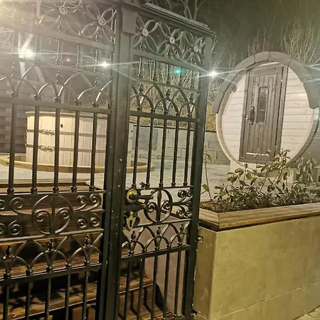 Illaberek Vendeghaz Πανσιόν