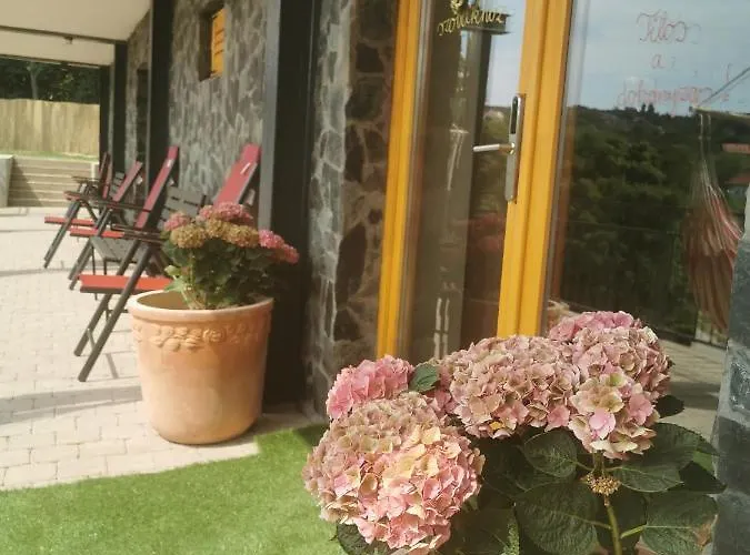 Illaberek Vendeghaz Πανσιόν