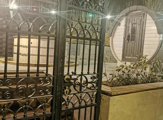 Illaberek Vendeghaz Πανσιόν